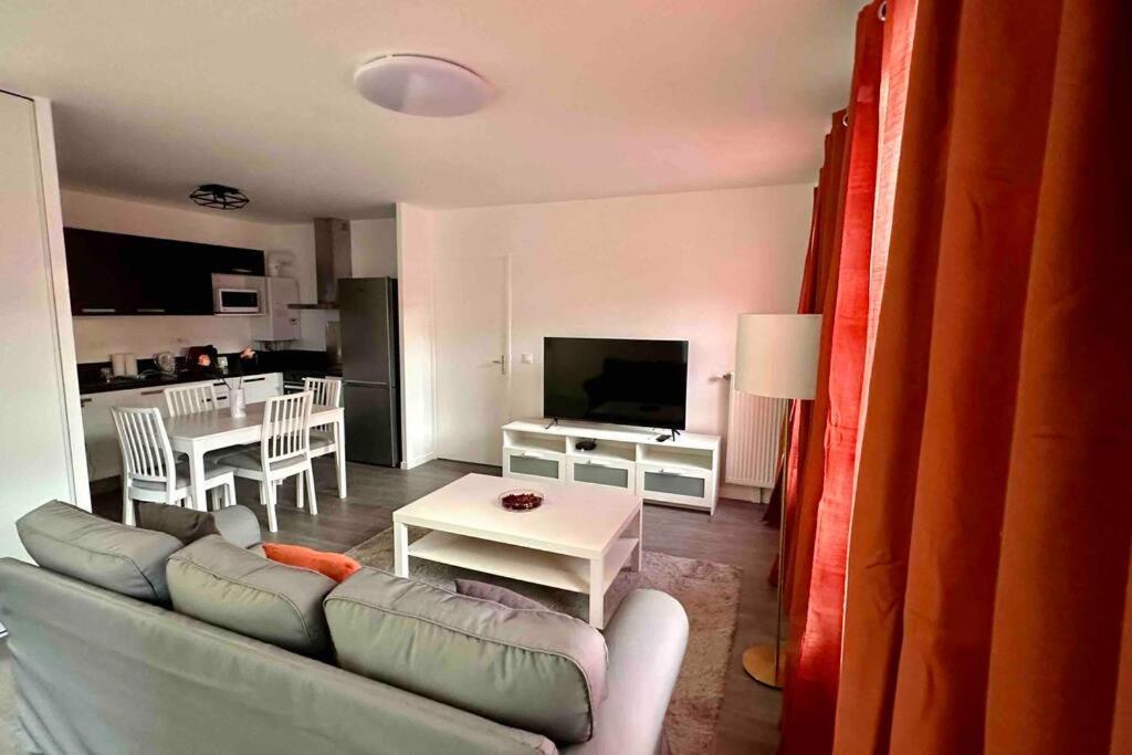 Appartement Cozy - Quartier Residentiel Мелён Экстерьер фото