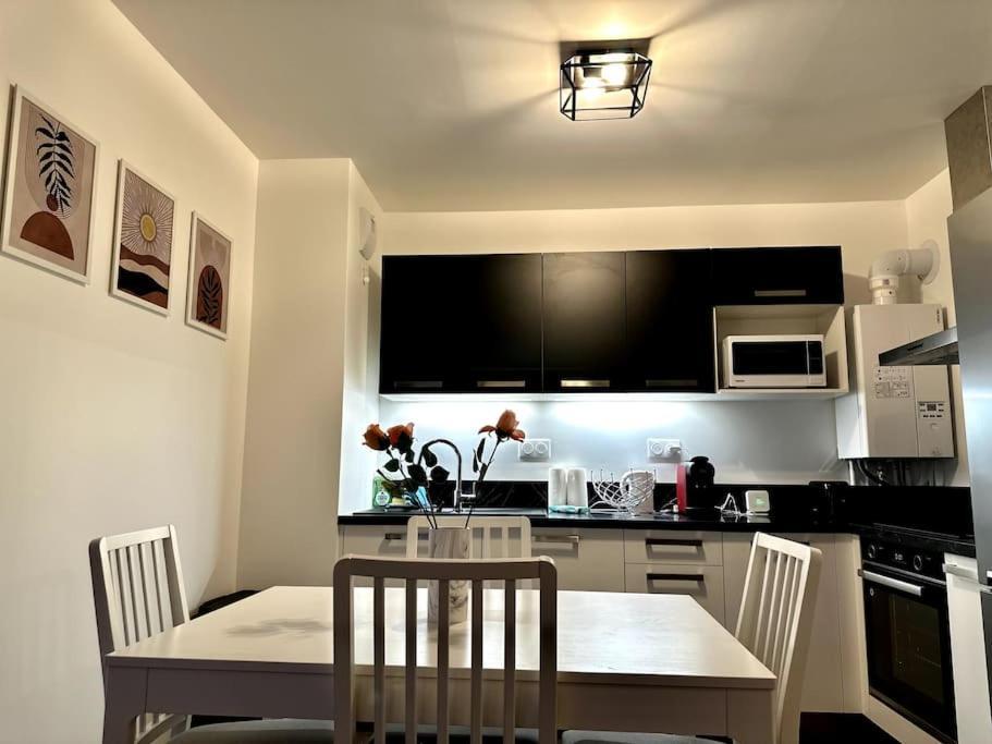 Appartement Cozy - Quartier Residentiel Мелён Экстерьер фото